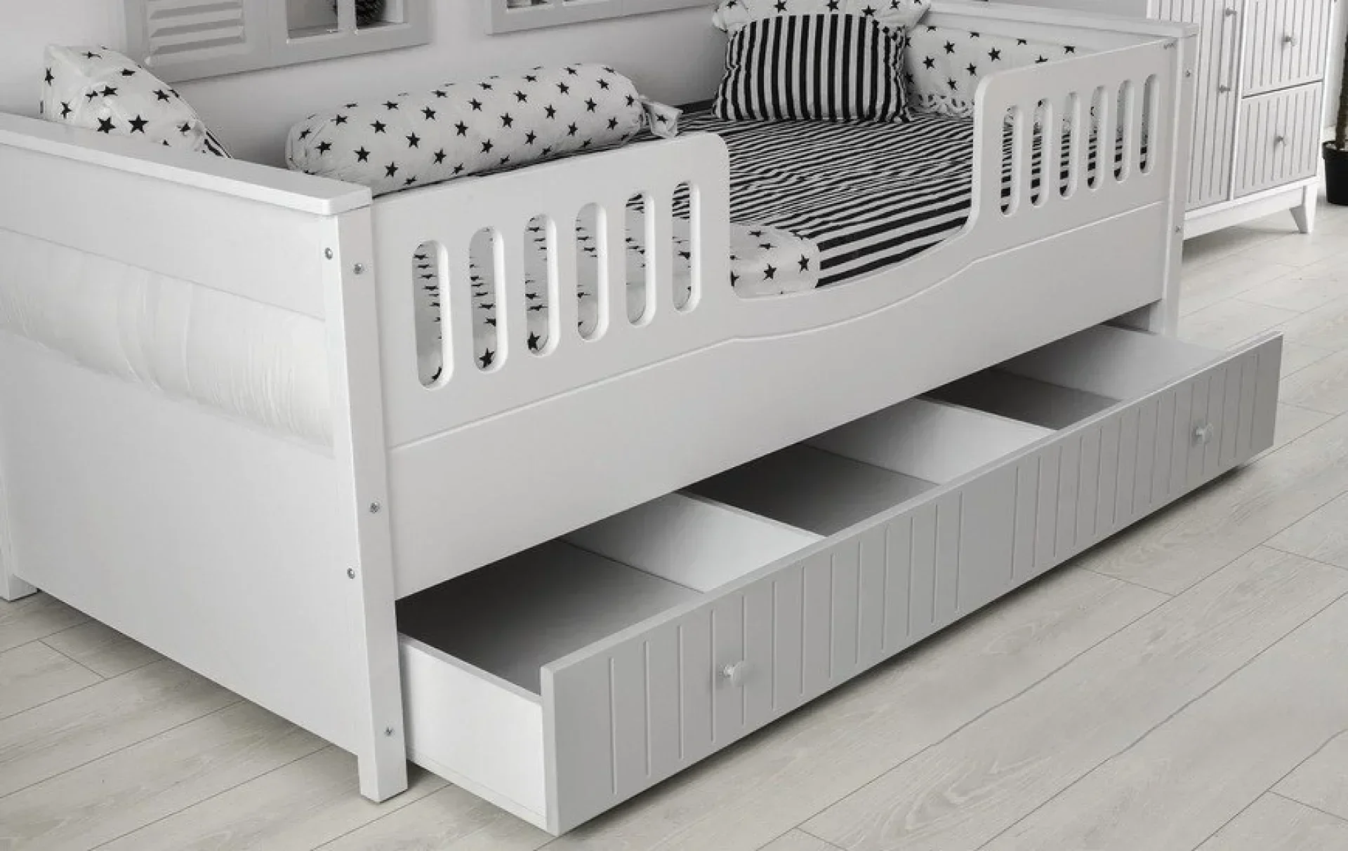 %D0%9A%D0%BE%D0%BC%D0%BF%D0%BB%D0%B5%D0%BA%D1%82+%D0%B4%D0%B5%D1%82%D1%81%D0%BA%D0%BE+%D0%BE%D0%B1%D0%B7%D0%B0%D0%B2%D0%B5%D0%B6%D0%B4%D0%B0%D0%BD%D0%B5+3+%D1%87%D0%B0%D1%81%D1%82%D0%B8+%D1%81%D1%8A%D1%81+%D1%81%D0%B0%D0%BD%D0%B4%D0%B2%D0%B8%D1%87+%D0%BB%D0%B5%D0%B3%D0%BB%D0%BE+%22Silver+Boss%22+%D0%91%D1%8F%D0%BB%2F%D0%A1%D0%B2%D0%B5%D1%82%D0%BB%D0%BE+%D1%81%D0%B8%D0%B2