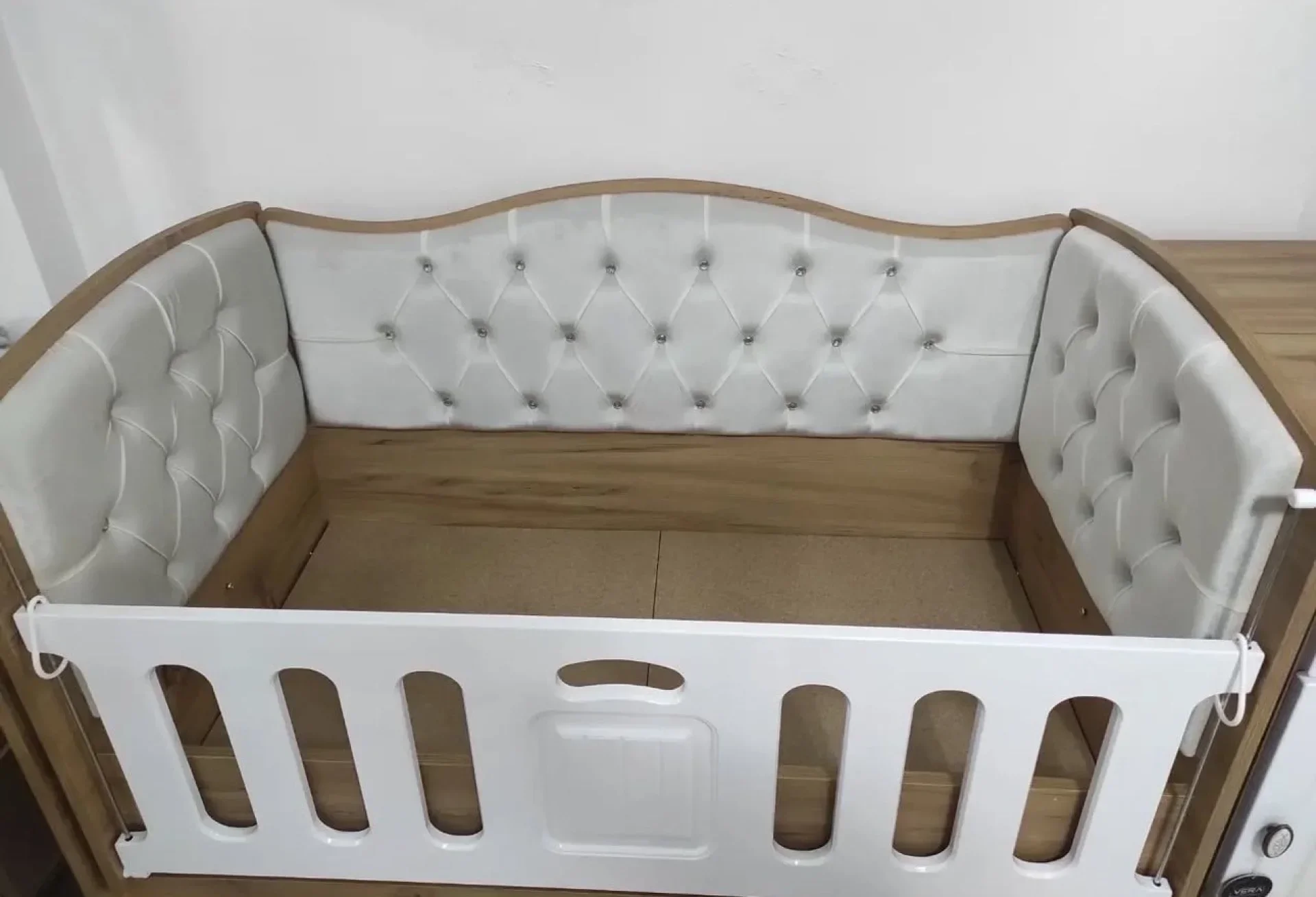 %D0%93%D0%BE%D0%BB%D1%8F%D0%BC%D0%B0+%D1%82%D0%B0%D0%BF%D0%B8%D1%86%D0%B8%D1%80%D0%B0%D0%BD%D0%B0+%D0%BA%D0%BE%D1%88%D0%B0%D1%80%D0%B0+70%2F130%D1%81%D0%BC.+%D1%81+%D0%B0%D1%81%D0%B0%D0%BD%D1%81%D1%8C%D0%BE%D1%80+%D0%B8+%D0%BB%D1%8E%D0%BB%D0%B5%D0%B5%D1%89+%D0%BC%D0%B5%D1%85%D0%B0%D0%BD%D0%B8%D0%B7%D1%8A%D0%BC+%22Elly%22+%D0%94%D1%8A%D1%80%D0%B2%D0%BE%2F%D0%91%D1%8F%D0%BB