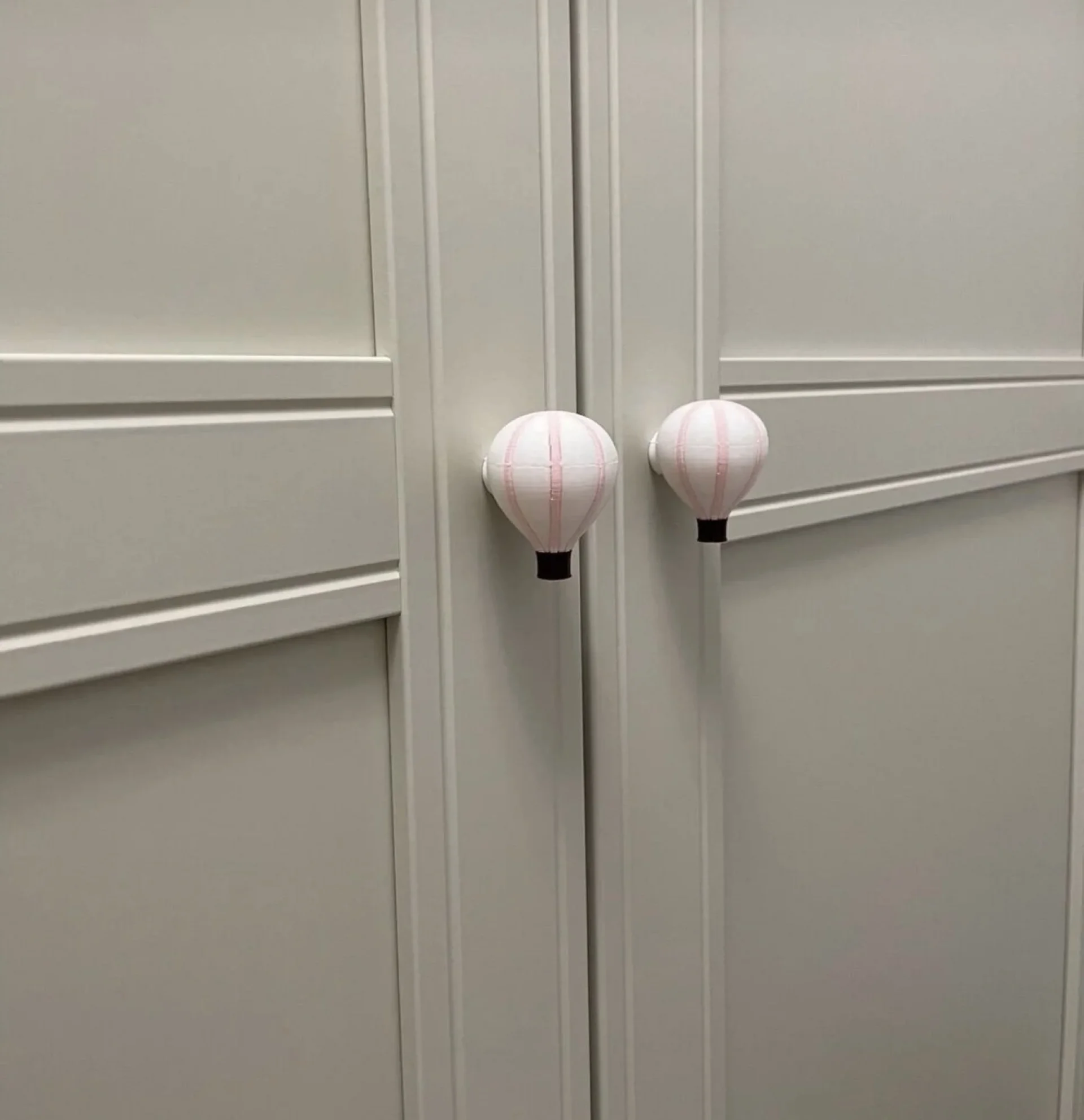 %D0%9A%D0%BE%D0%BC%D0%BF%D0%BB%D0%B5%D0%BA%D1%82+2%D0%B1%D1%80.+%D0%94%D1%80%D1%8A%D0%B6%D0%BA%D0%B8+%D0%B7%D0%B0+%D0%BC%D0%B5%D0%B1%D0%B5%D0%BB%D0%B8+%22Air+Baloon%22+%D0%91%D0%B0%D0%BB%D0%BE%D0%BD+%D1%80%D0%BE%D0%B7%D0%BE%D0%B2