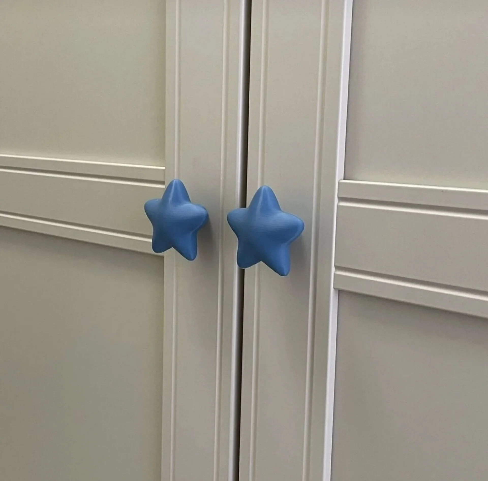 %D0%9A%D0%BE%D0%BC%D0%BF%D0%BB%D0%B5%D0%BA%D1%82+2+%D0%B1%D1%80.+%D0%B4%D1%80%D1%8A%D0%B6%D0%BA%D0%B8+%D0%B7%D0%B0+%D0%BC%D0%B5%D0%B1%D0%B5%D0%BB%D0%B8+%22Blue+Stars%22+%D0%A1%D0%B8%D0%BD