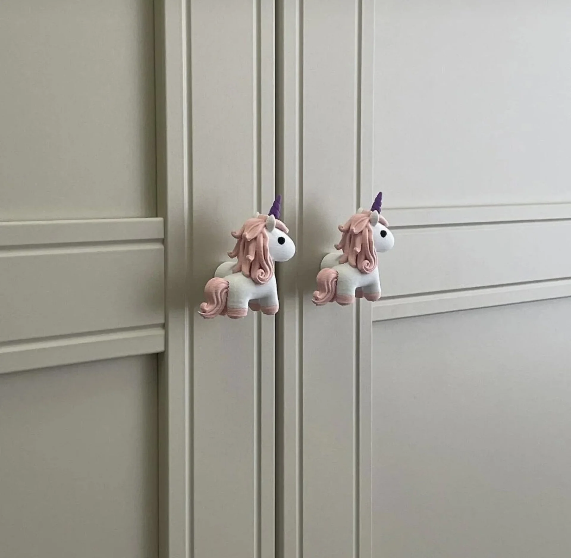 %D0%9A%D0%BE%D0%BC%D0%BF%D0%BB%D0%B5%D0%BA%D1%82+2%D0%B1%D1%80.+%D0%94%D1%80%D1%8A%D0%B6%D0%BA%D0%B8+%D0%B7%D0%B0+%D0%BC%D0%B5%D0%B1%D0%B5%D0%BB%D0%B8+%22Unicorn%22+%D0%A0%D0%BE%D0%B7%D0%BE%D0%B2