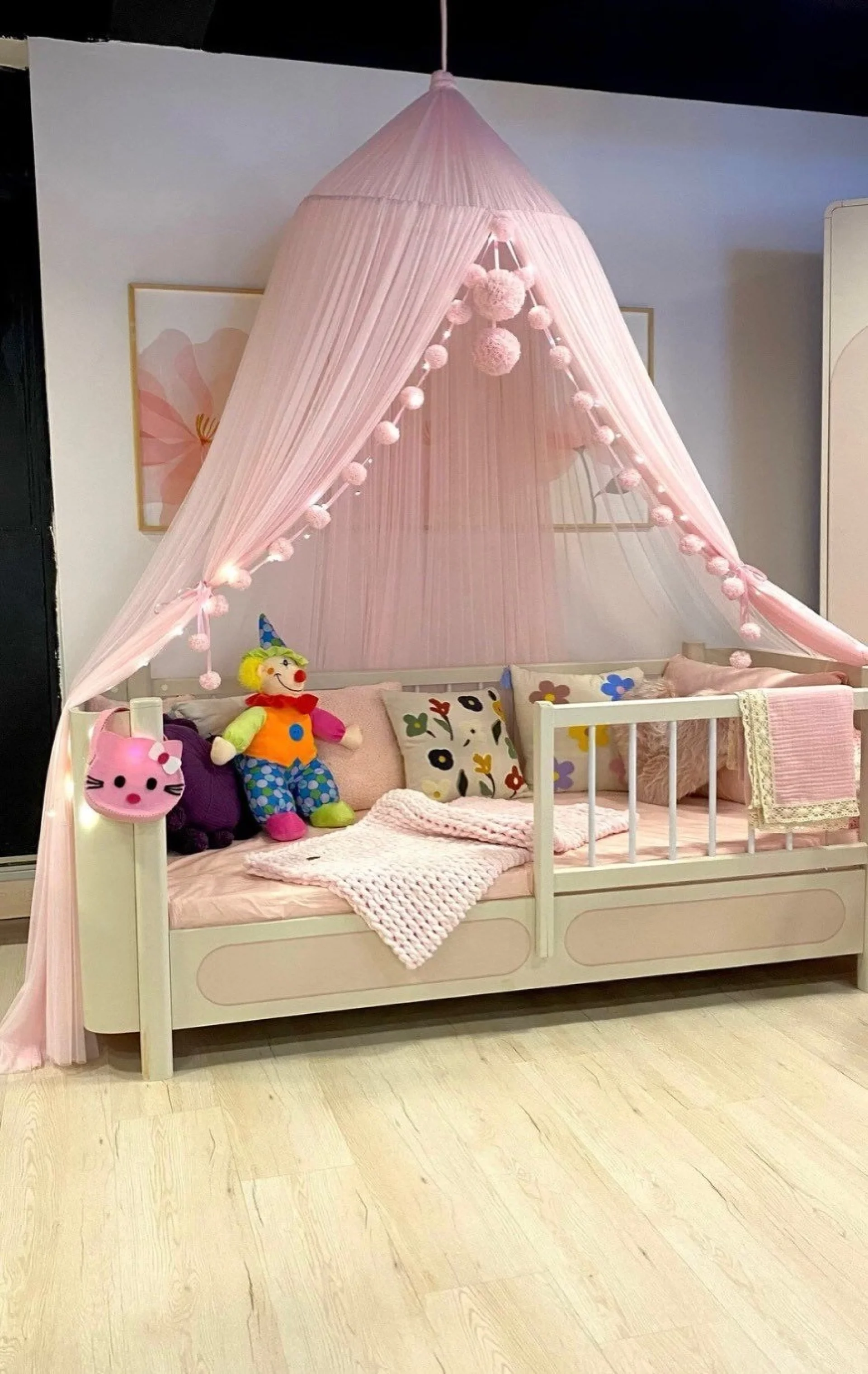 %D0%9F%D1%80%D0%B5%D0%BC%D0%B8%D1%83%D0%BC+%D0%B1%D0%B0%D0%BB%D0%B4%D0%B0%D1%85%D0%B8%D0%BD+%D0%B7%D0%B0+%D0%B7%D0%B0%D0%BA%D0%B0%D1%87%D0%B0%D0%BD%D0%B5+%D0%BD%D0%B0+%D1%82%D0%B0%D0%B2%D0%B0%D0%BD+%D1%81+LED+%D0%BB%D0%B0%D0%BC%D0%BF%D0%B8%D1%87%D0%BA%D0%B8+%22PonPon%22+%D0%B1%D0%B5%D0%B1%D0%B5%D1%88%D0%BA%D0%BE+%D1%80%D0%BE%D0%B7%D0%BE%D0%B2%D0%BE