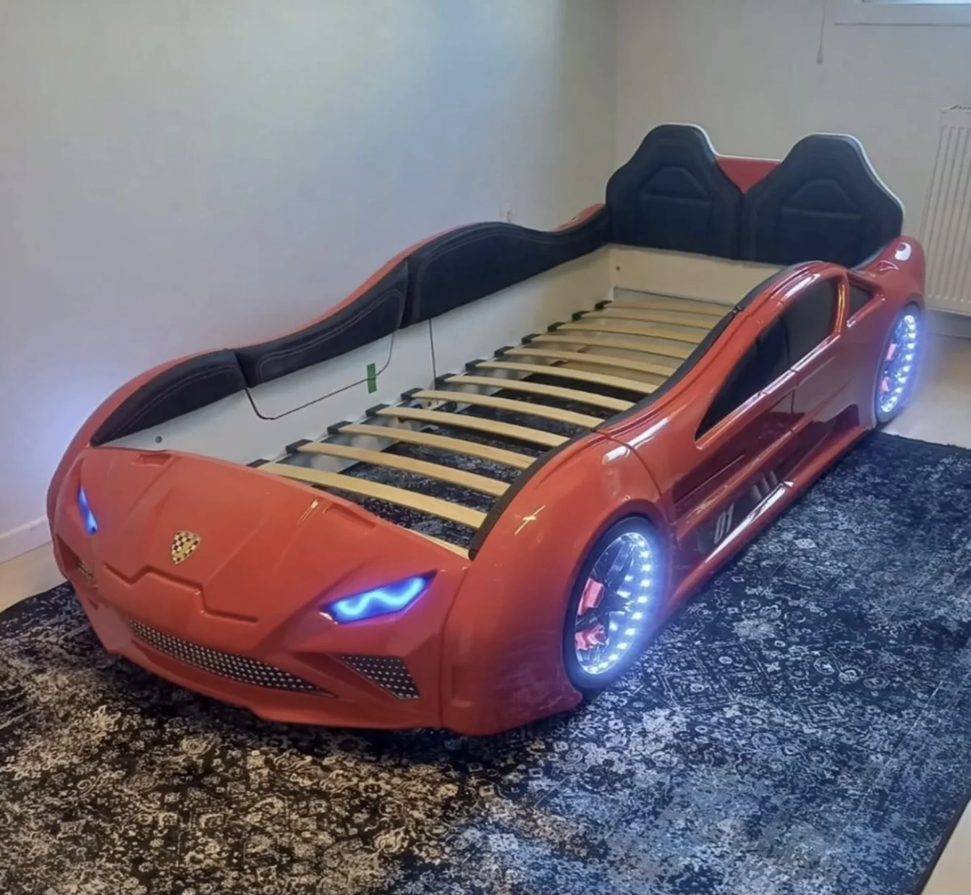 %D0%90%D0%B2%D1%82%D0%BE%D0%BC%D0%BE%D0%B1%D0%B8%D0%BB%D0%BD%D0%BE+%D0%BB%D0%B5%D0%B3%D0%BB%D0%BE+%D1%81+%D0%BE%D1%82%D0%B2%D0%B0%D1%80%D1%8F%D1%89%D0%B8+%D1%81%D0%B5+%D0%BD%D0%B0%D0%B3%D0%BE%D1%80%D0%B5+%D0%B2%D1%80%D0%B0%D1%82%D0%B8+%D1%81+LED+%D0%BE%D1%81%D0%B2%D0%B5%D1%82%D0%BB%D0%B5%D0%BD%D0%B8%D0%B5+%22Supercars%22+%D1%87%D0%B5%D1%80%D0%B2%D0%B5%D0%BD